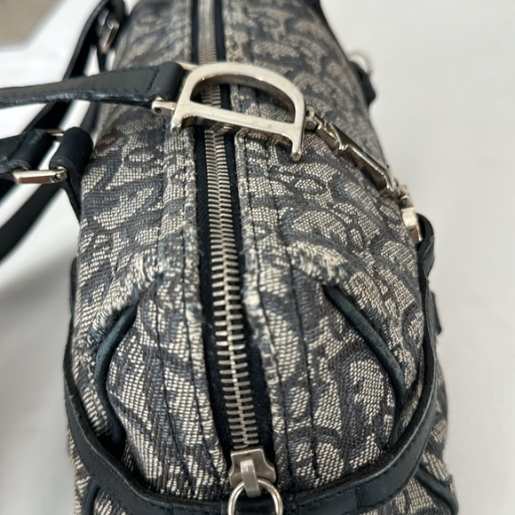 🎉🎉SOLD 🎉🎉 Authentic Dior small shoulder bag - Picture 9 of 13
